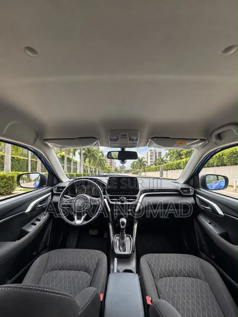 Toyota Urban Cruiser 2024 Bleu