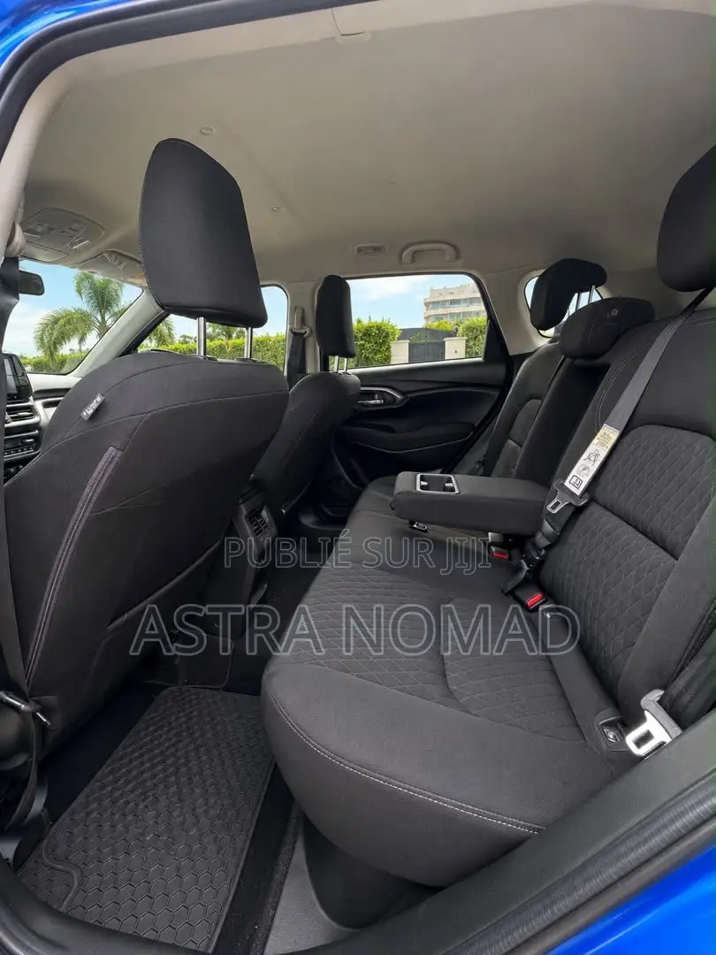 Toyota Urban Cruiser 2024 Bleu