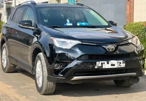 Toyota RAV4 XLE 4dr SUV AWD (2.5L 4cyl 6A) 2018 Noir