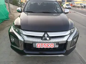 Mitsubishi L200 Double Cab 2.2 4WD 2021 Noir
