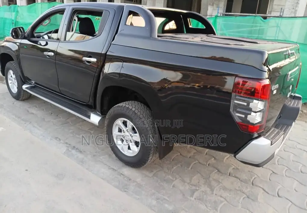 Mitsubishi L200 Double Cab 2.2 4WD 2021 Noir