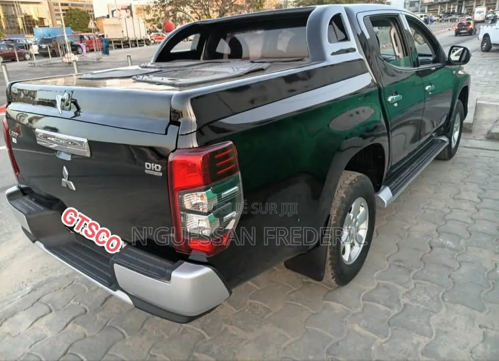 Mitsubishi L200 Double Cab 2.2 4WD 2021 Noir