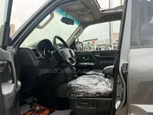 Mitsubishi Pajero 2019 Gris