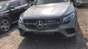 Nouveau Mercedes-Benz CLC 2024 Gris
