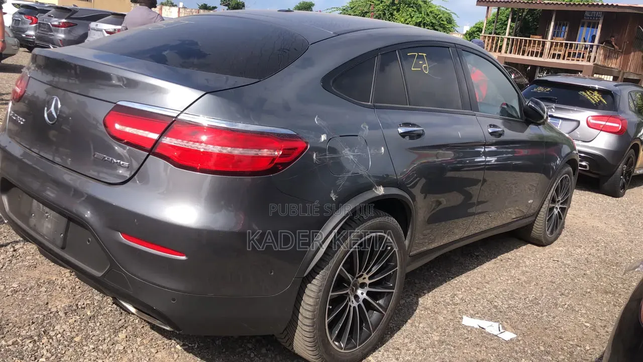 Nouveau Mercedes-Benz CLC 2024 Gris