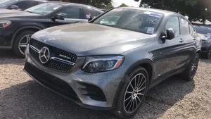 Nouveau Mercedes-Benz CLC 2024 Gris