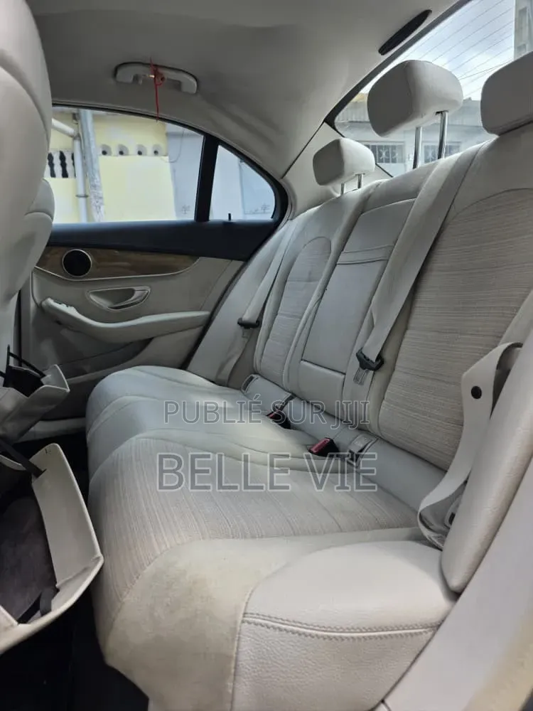 Mercedes-Benz C300 Base AWD 4Matic Sedan (2.0L 4cyl 7A) 2015 Argenté