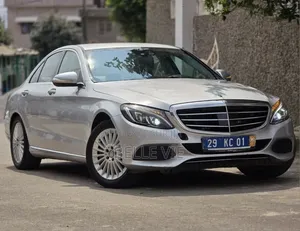 Mercedes-Benz C300 Base AWD 4Matic Sedan (2.0L 4cyl 7A) 2015 Argenté