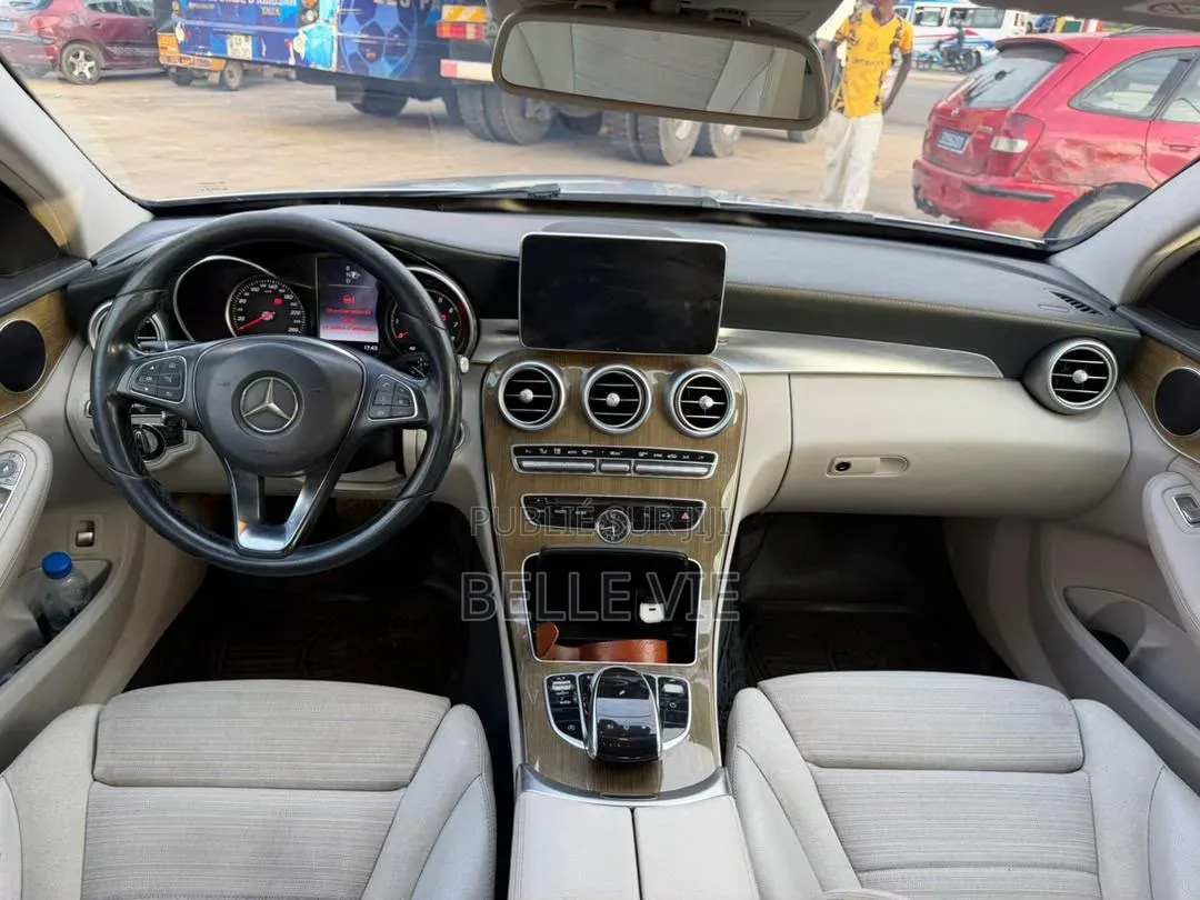 Mercedes-Benz C300 Base AWD 4Matic Sedan (2.0L 4cyl 7A) 2015 Argenté