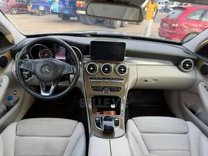 Mercedes-Benz C300 Base AWD 4Matic Sedan (2.0L 4cyl 7A) 2015 Argenté