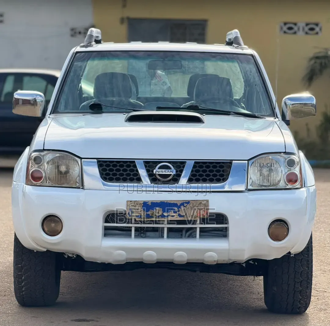Nissan Hardbody 2018 Blanc