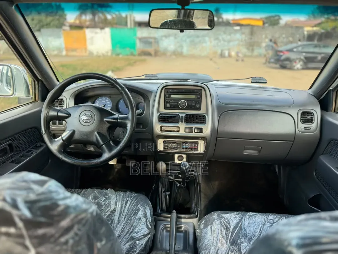 Nissan Hardbody 2018 Blanc
