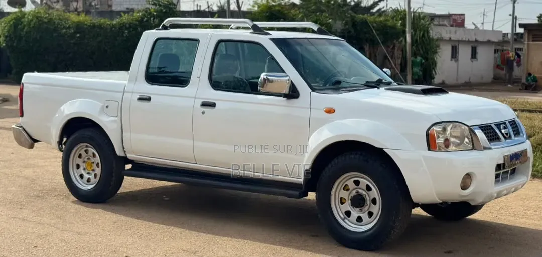Nissan Hardbody 2018 Blanc