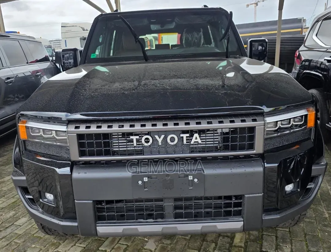 Nouveau Toyota Land Cruiser Prado 2026 Noir