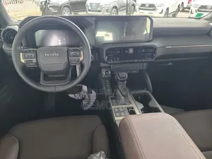 Nouveau Toyota Land Cruiser Prado 2026 Noir