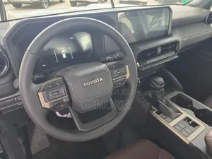 Nouveau Toyota Land Cruiser Prado 2026 Noir