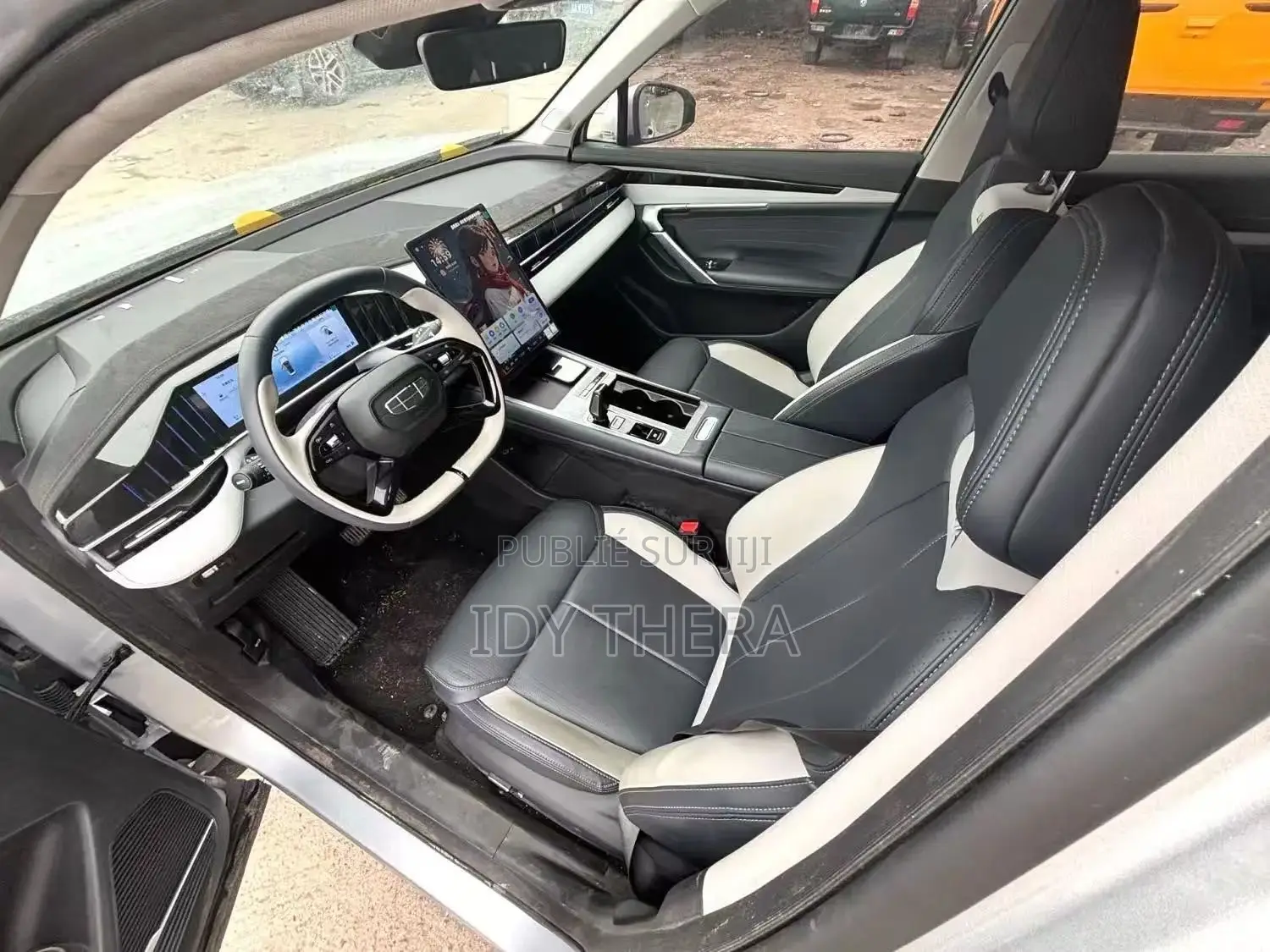 Geely Coolray 2025 Argenté