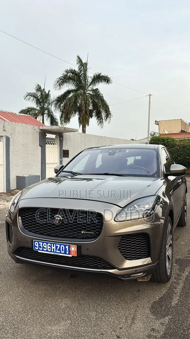 Jaguar E-Pace 2018 Gris