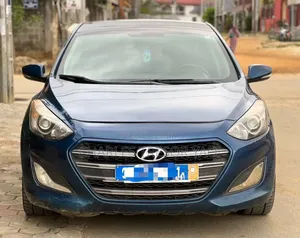 Hyundai Elantra Limited Sedan FWD (2.0L 4cyl 6A) 2017 Bleu