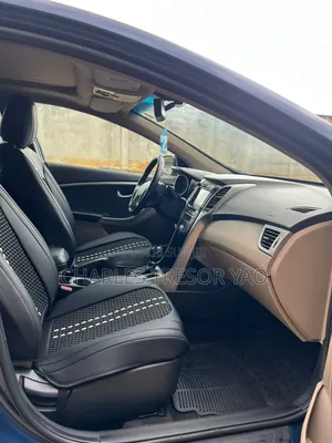 Hyundai Elantra Limited Sedan FWD (2.0L 4cyl 6A) 2017 Bleu