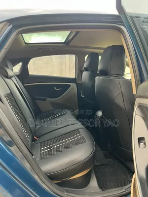 Hyundai Elantra Limited Sedan FWD (2.0L 4cyl 6A) 2017 Bleu