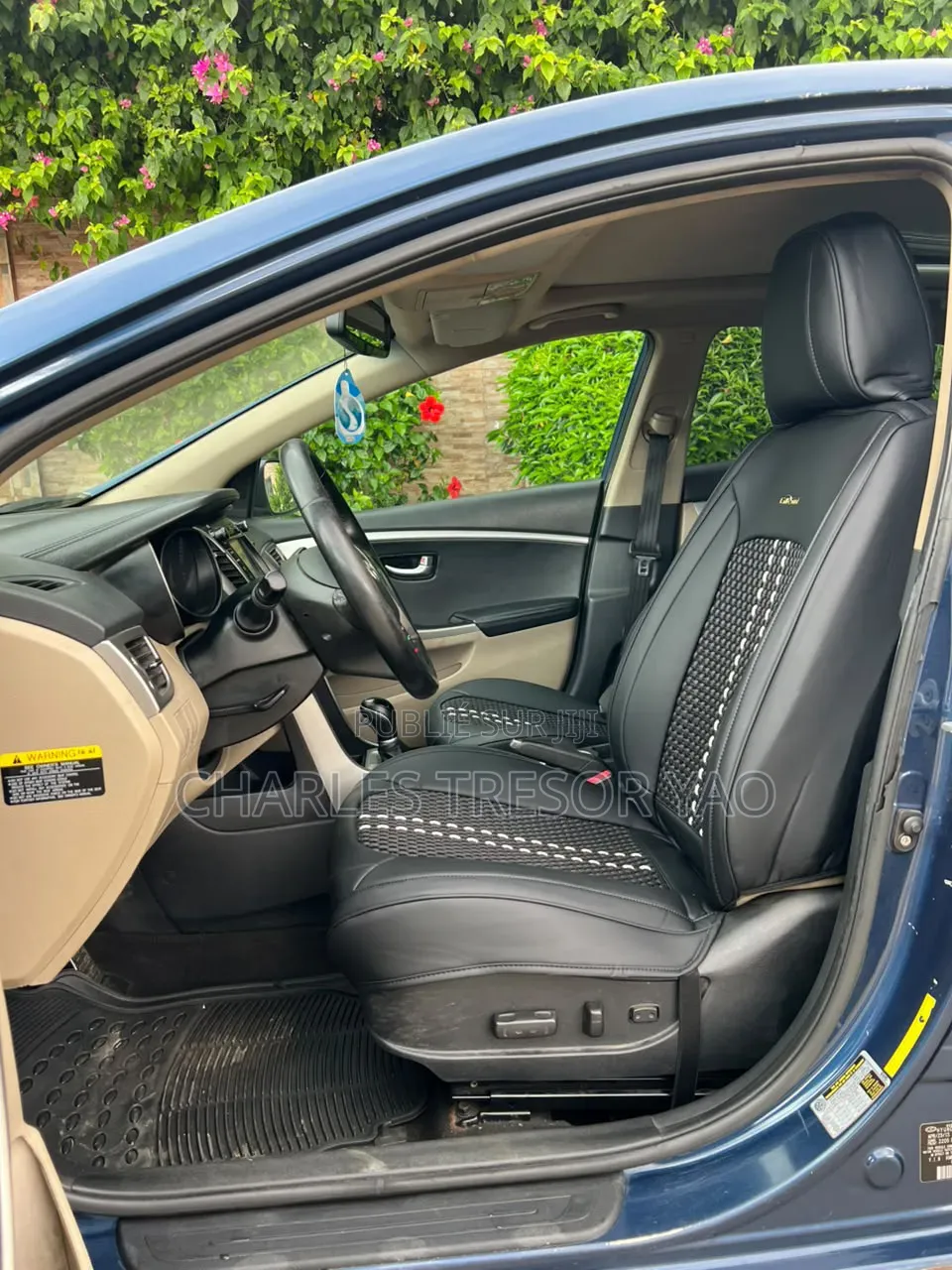 Hyundai Elantra Limited Sedan FWD (2.0L 4cyl 6A) 2017 Bleu