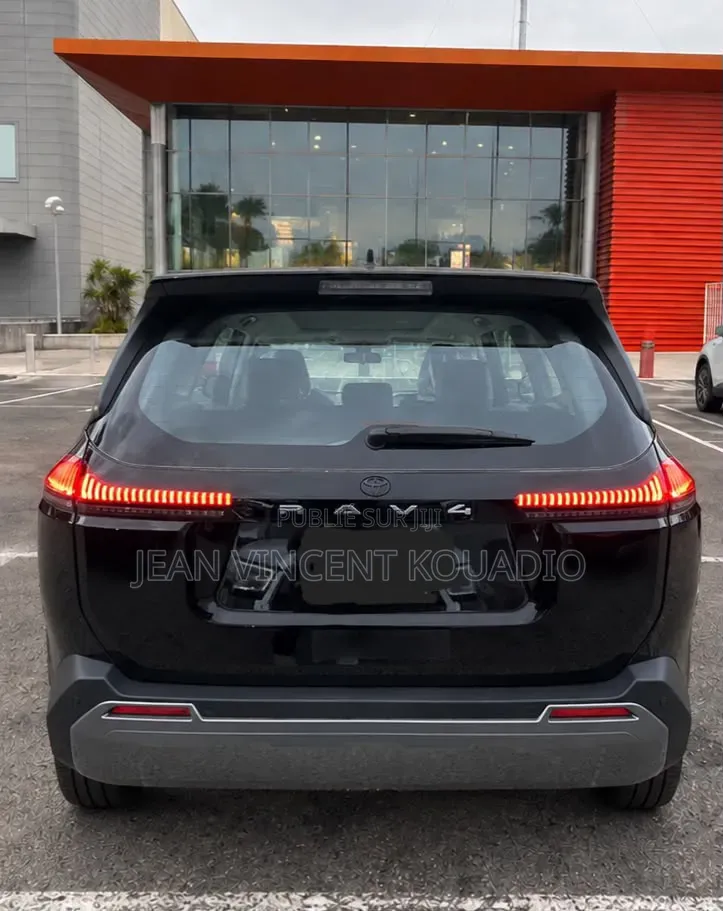 Nouveau Toyota RAV4 GR Sport 2026 Noir