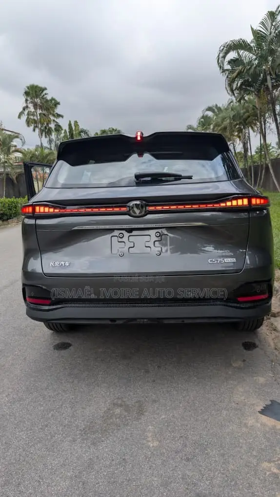Nouveau Changan CS75 2025 Gris
