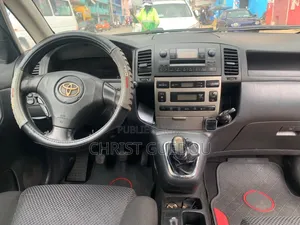 Toyota Verso 2009 Gris