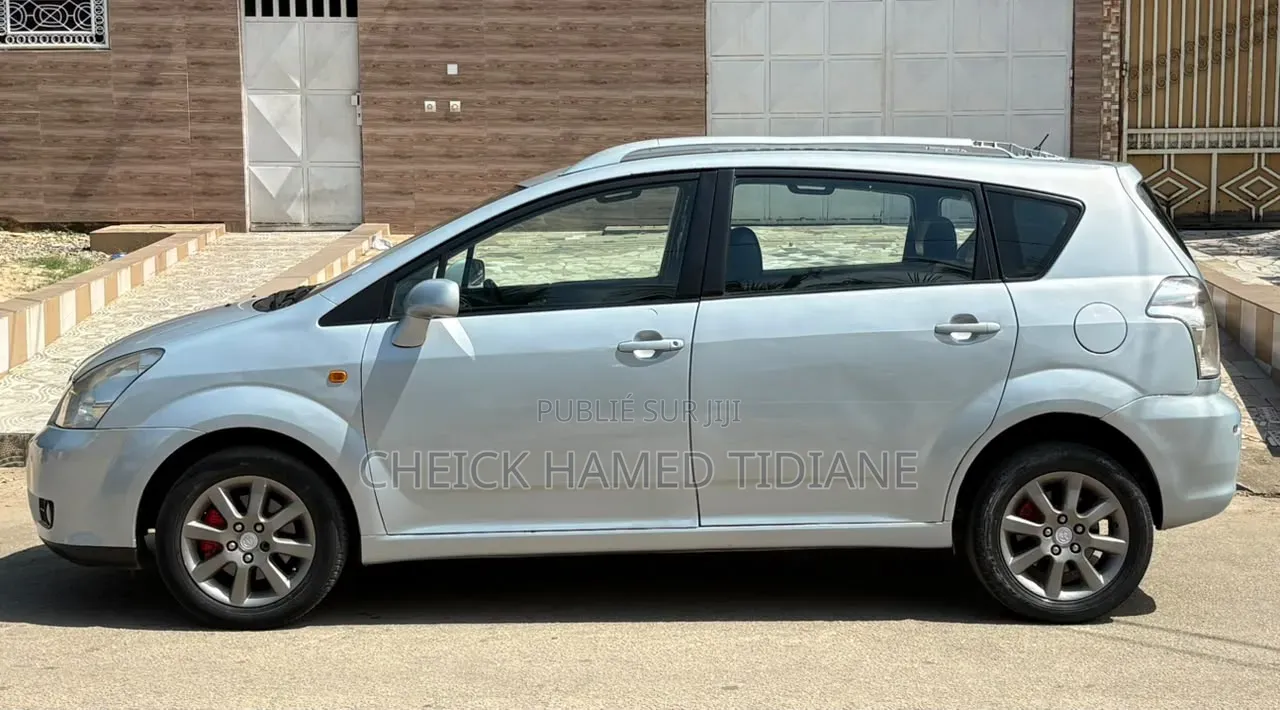 Toyota Corolla Verso 2006 Gris