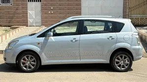 Toyota Corolla Verso 2006 Gris