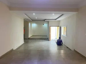 4chbre Duplex dans Magnifique Villa, Cocody à Vendre