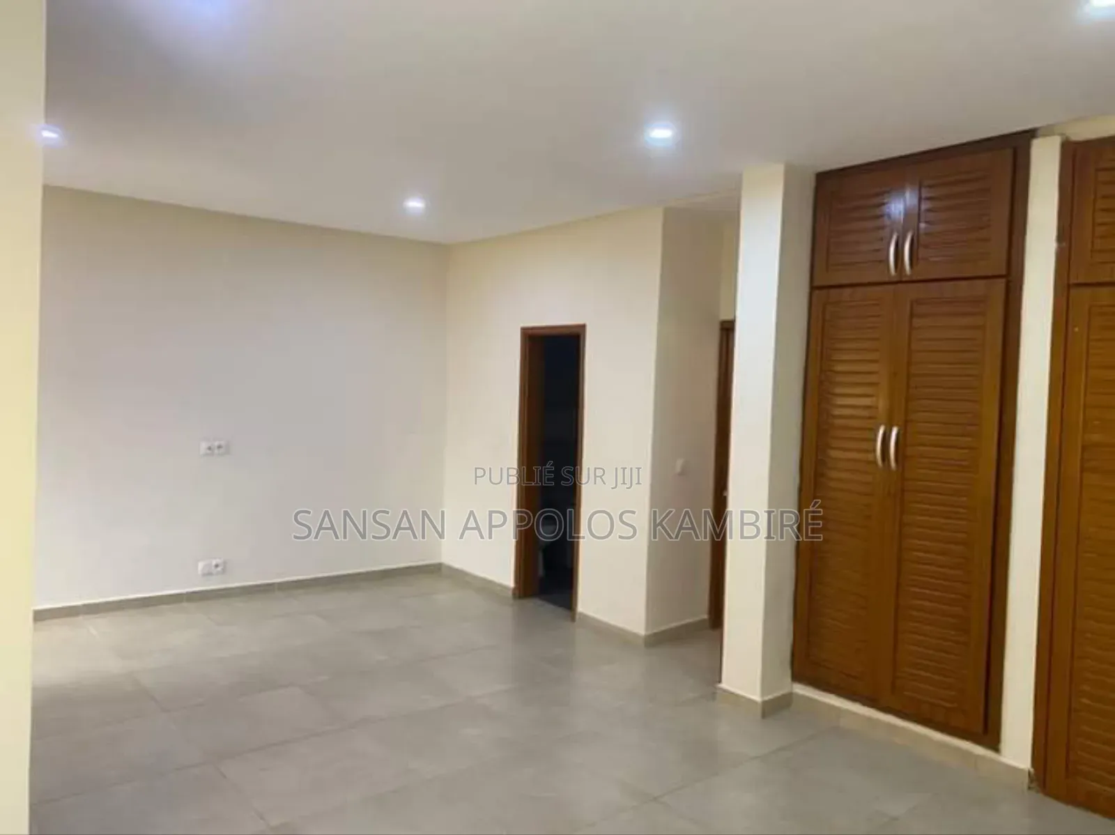 4chbre Duplex dans Magnifique Villa, Cocody à Vendre