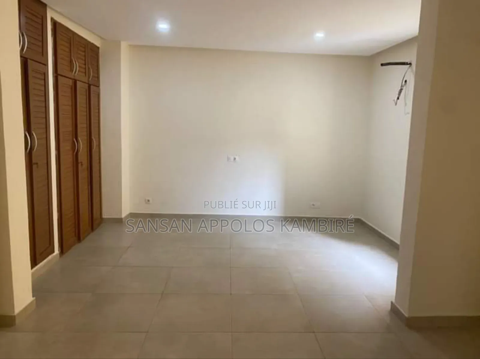 4chbre Duplex dans Magnifique Villa, Cocody à Vendre