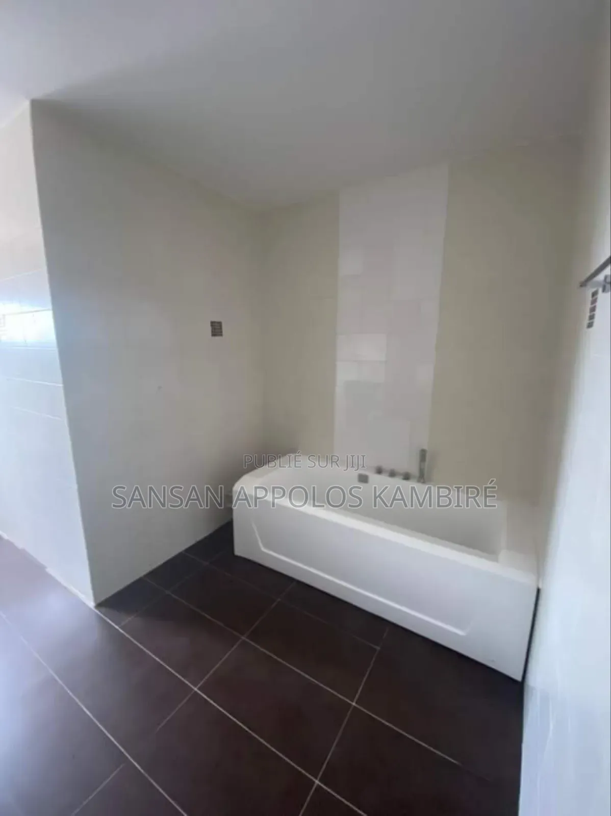 4chbre Duplex dans Magnifique Villa, Cocody à Vendre