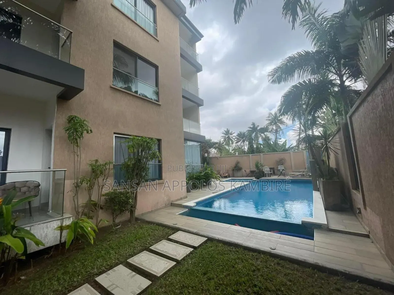 3chbre Appartement dans Location,
Riviera 03, Cocody à Louer