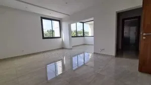 4chbre Appartement dans Superbe Appartement, Cocody à Louer