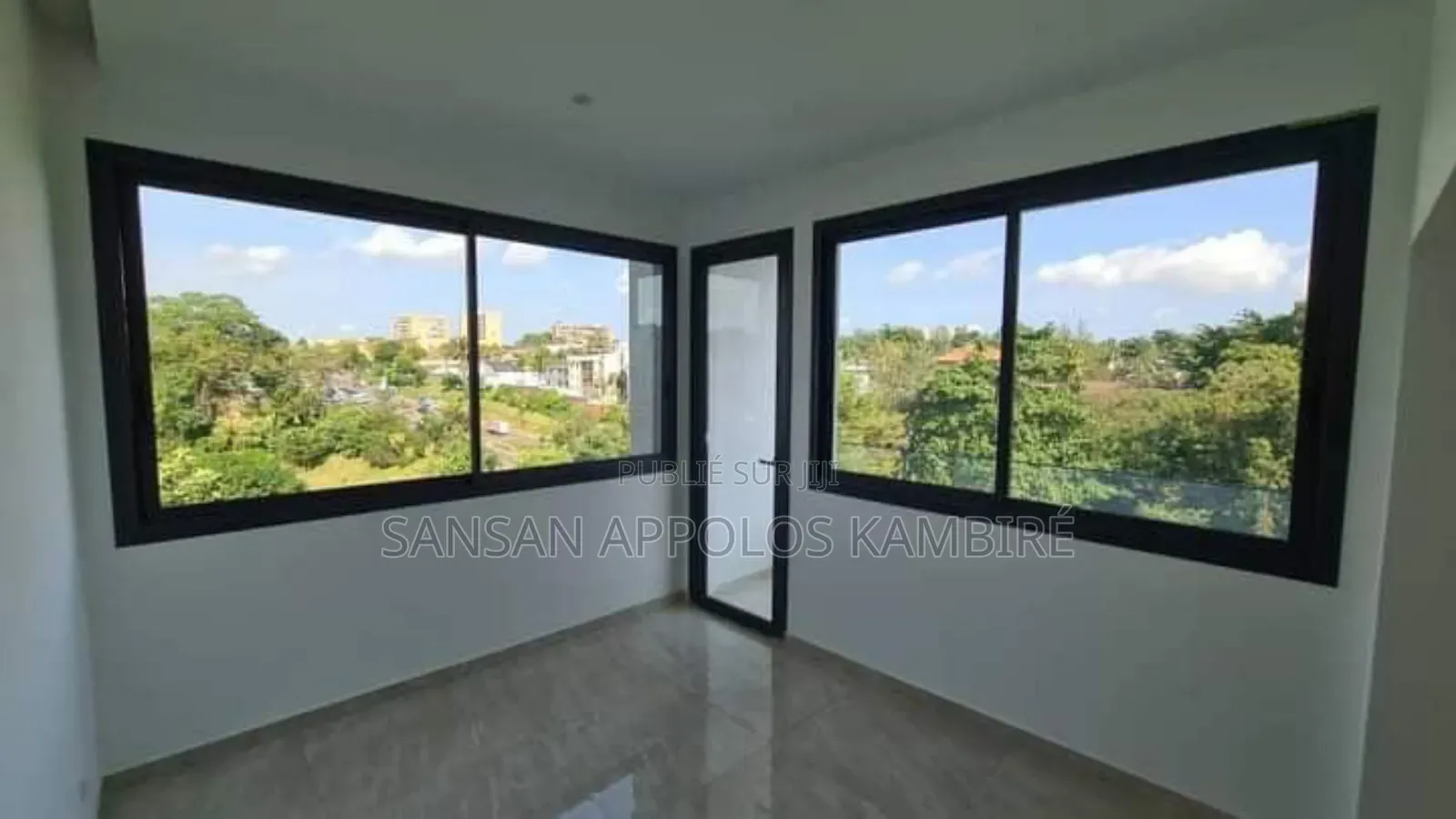 4chbre Appartement dans Superbe Appartement, Cocody à Louer