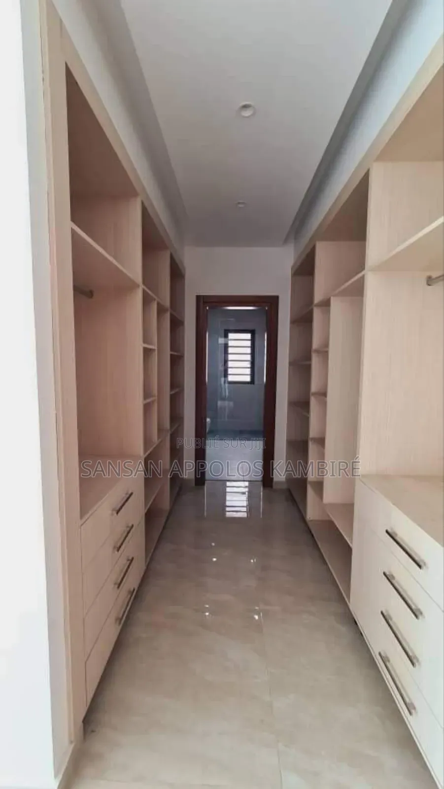 4chbre Appartement dans Superbe Appartement, Cocody à Louer