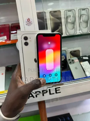 Apple iPhone 11 64 GB Autre