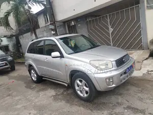 Toyota RAV4 4x4 2005 Gris