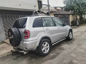 Toyota RAV4 4x4 2005 Gris