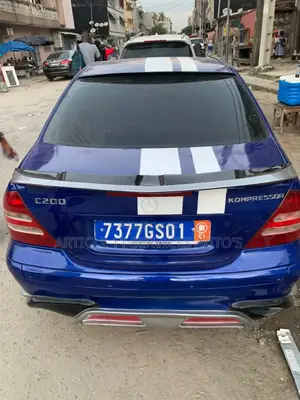 Photo - Mercedes-Benz C200 2005 Bleu