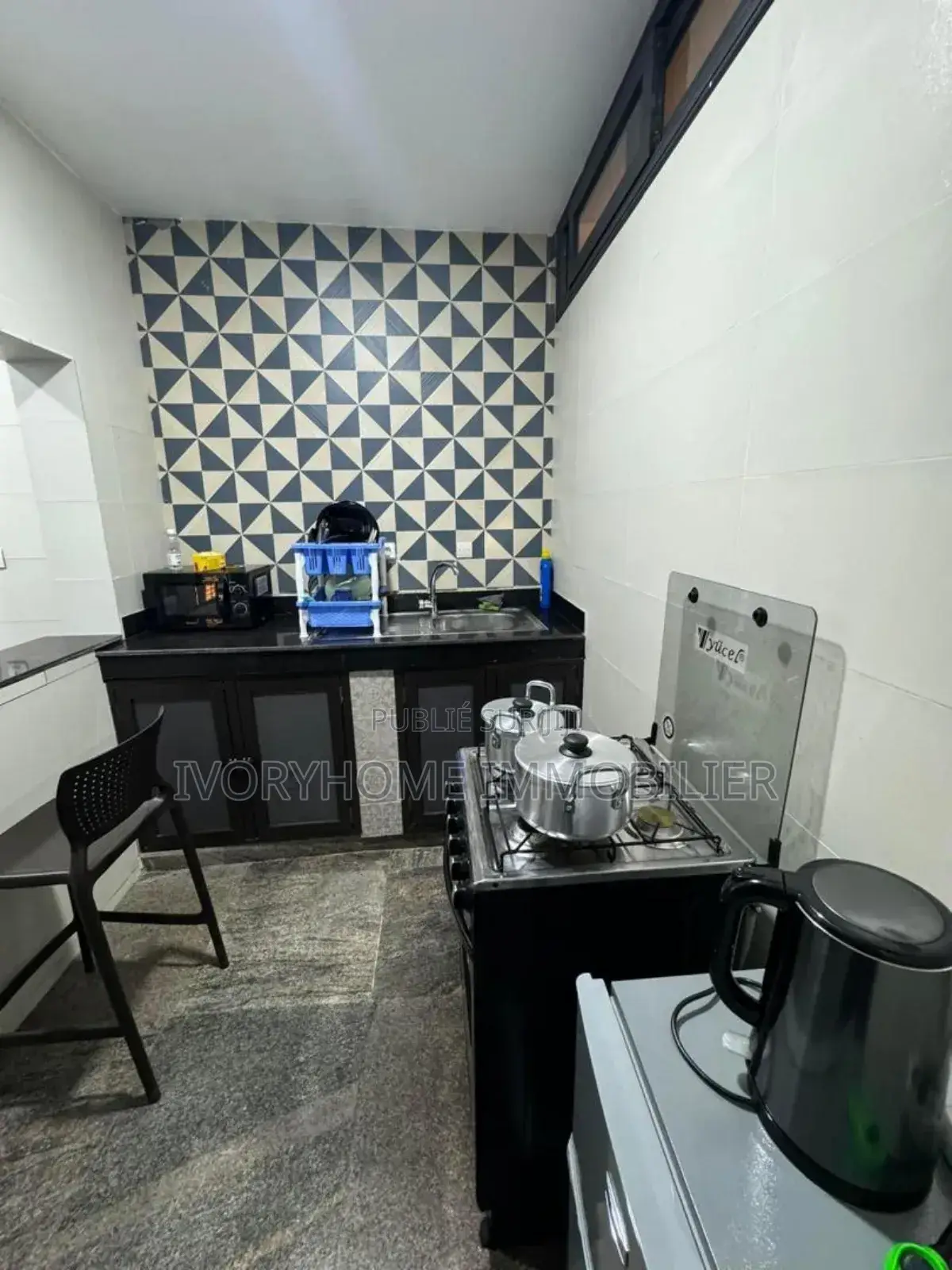 2 Pièces Et Studio Meublé En Location