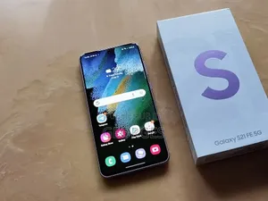 Photo - New Samsung Galaxy S21 FE 5G 128 GB Noir