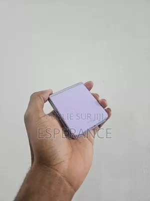 Photo - Samsung Galaxy Z Flip 3 128 GB Noir