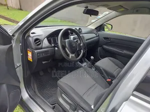Suzuki Vitara 2017 Gris