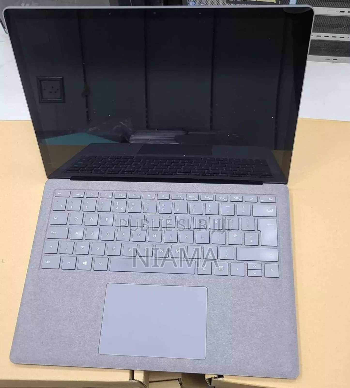 New Microsoft Surface Laptop 8GB Intel Core I7 SSD 256GB