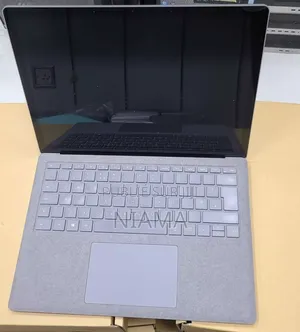 New Microsoft Surface Laptop 8GB Intel Core I7 SSD 256GB