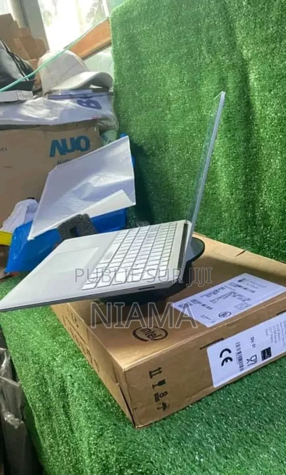 New Microsoft Surface Laptop 2 16GB Intel Core I7 SSD 512GB